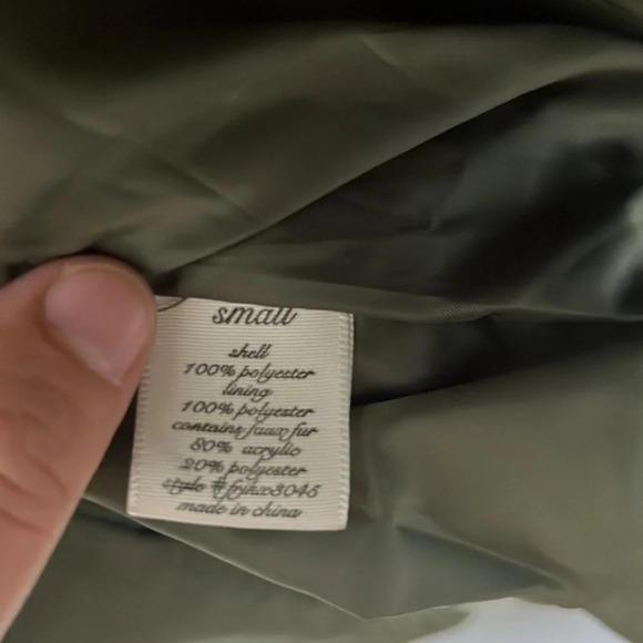 NWT Miami by Francesca’s Hunter Green Puffer Jacket Vest size Small - Picture 8 of 9